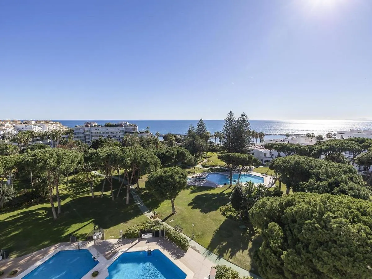 Frontline Mediterranean Escape Marbella İspanya