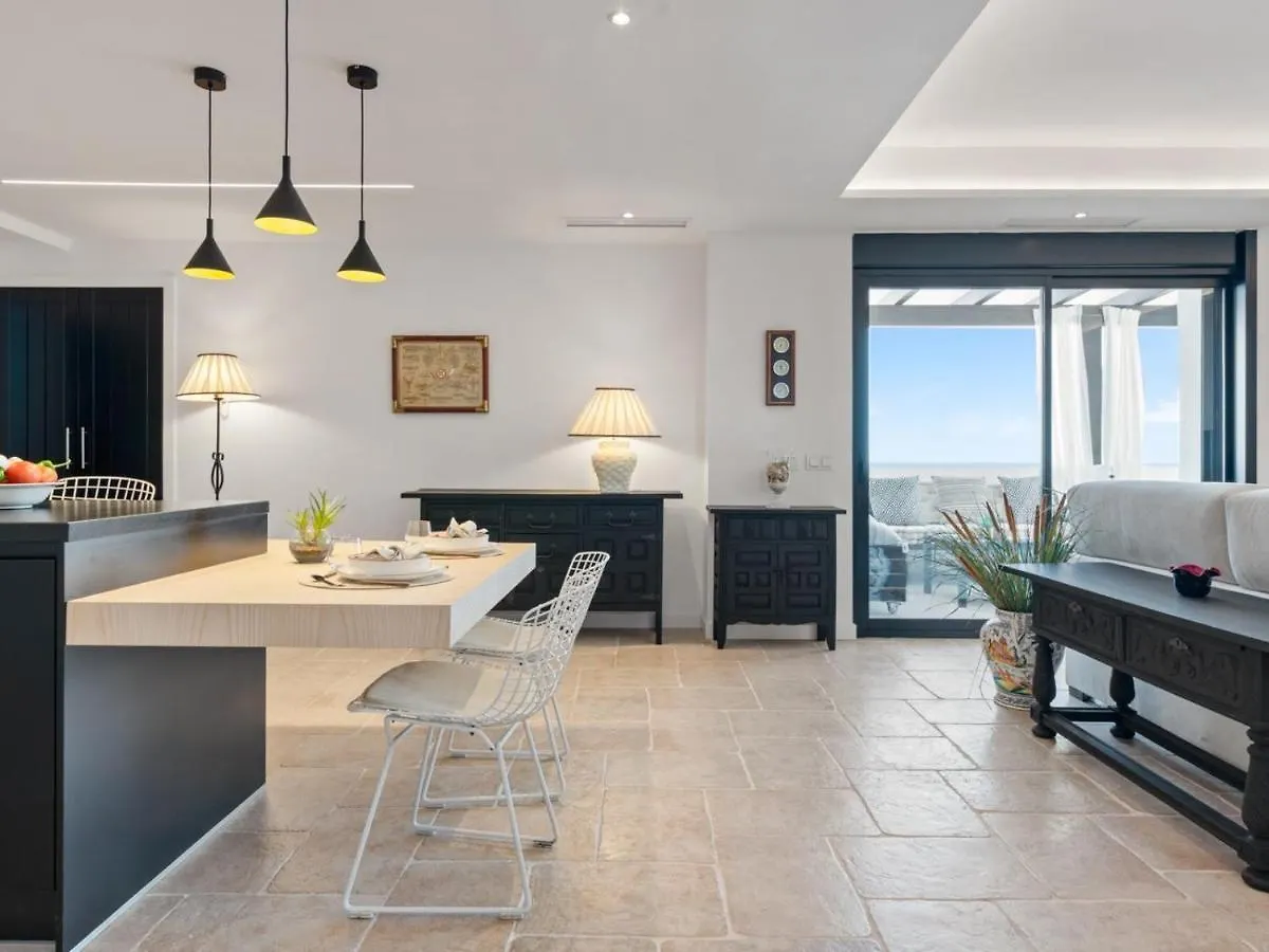Frontline Mediterranean Escape Marbella 0*,  İspanya