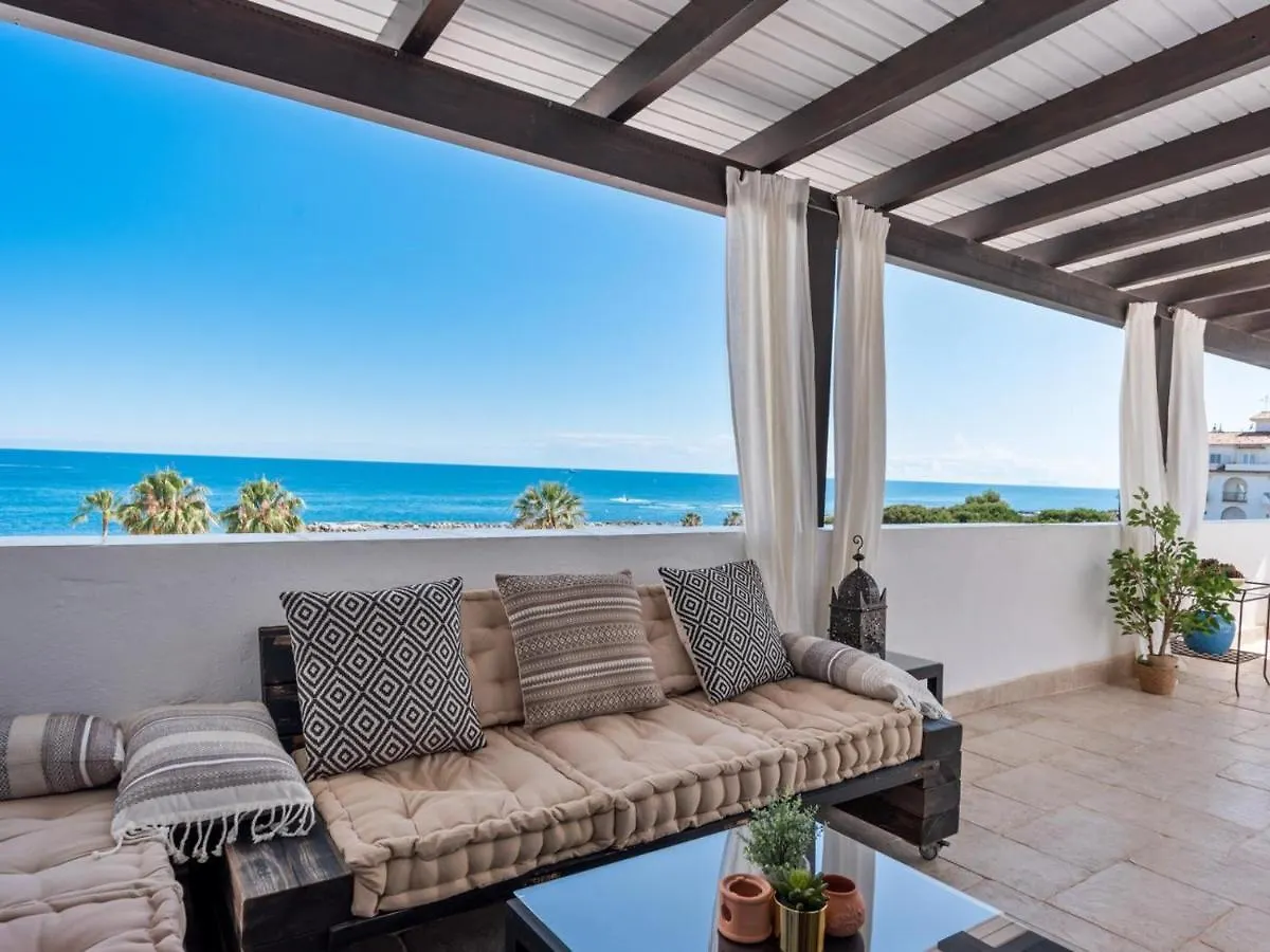 Frontline Mediterranean Escape Marbella Lägenhet